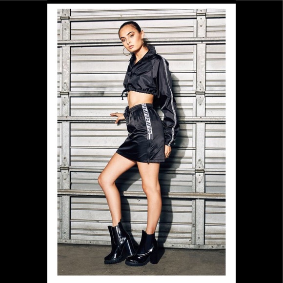 LF the brand satin skirt with drawings - Picture 2 of 2